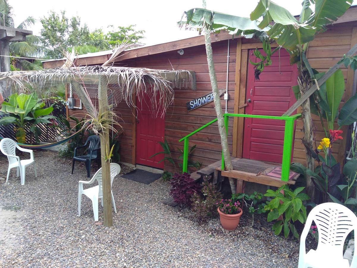 Placencia Hostel Exterior photo